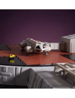 Anderson Entertainment Master Replicas Space 1999 Landing Pad with Eagle Transporter