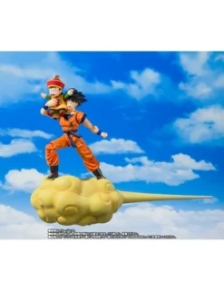 Bandai S.H. Figuarts Dragon Ball Z Son Goku & Kid Son Gohan & Flying Nimbus