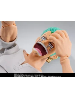 Bandai S.H. Figuarts One Piece Dracule Mihawk Hawk-Eye