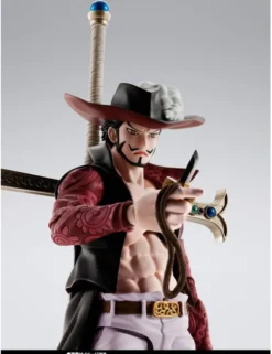 Bandai S.H. Figuarts One Piece Dracule Mihawk Hawk-Eye