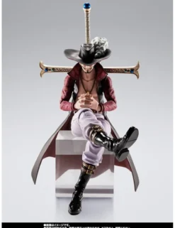 Bandai S.H. Figuarts One Piece Dracule Mihawk Hawk-Eye