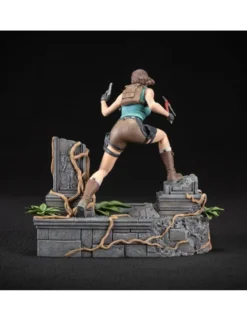 Dark Horse Tomb Raider Lara Croft