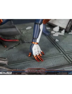 First 4 Figures Metal Gear Solid Cyborg Ninja Gray Fox