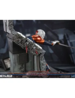 First 4 Figures Metal Gear Solid Cyborg Ninja Gray Fox