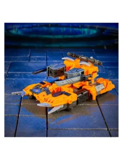 Hasbro Transformers Age of the Primes Leader Class Herald of Unicron