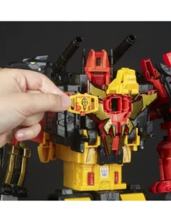 Hasbro Transformers Power of the Primes Titan Class Predaking