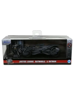 Jada Toys Diecast Model 1/32 Scale Justice League Batmobile with Figure