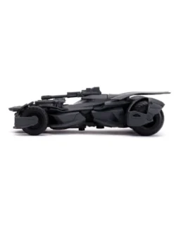 Jada Toys Diecast Model 1/32 Scale Justice League Batmobile with Figure