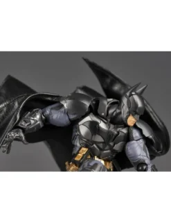 Kaiyodo Amazing Yamaguchi Revoltech No. 040 Batman Arkham Knight Batman