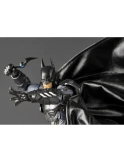 Kaiyodo Amazing Yamaguchi Revoltech No. 040 Batman Arkham Knight Batman