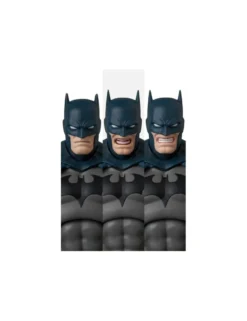 Medicom Toy MAFEX Batman Hush Batman Battle Damaged Version