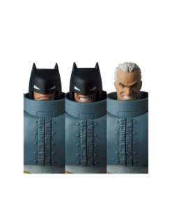Medicom Toy MAFEX Batman The Dark Knight Returns Armored Batman