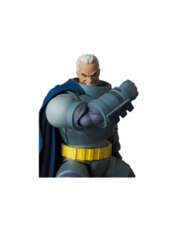 Medicom Toy MAFEX Batman The Dark Knight Returns Armored Batman