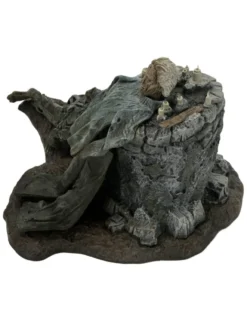 Neca Friday 13th The Game Pamela Shrine Diorama